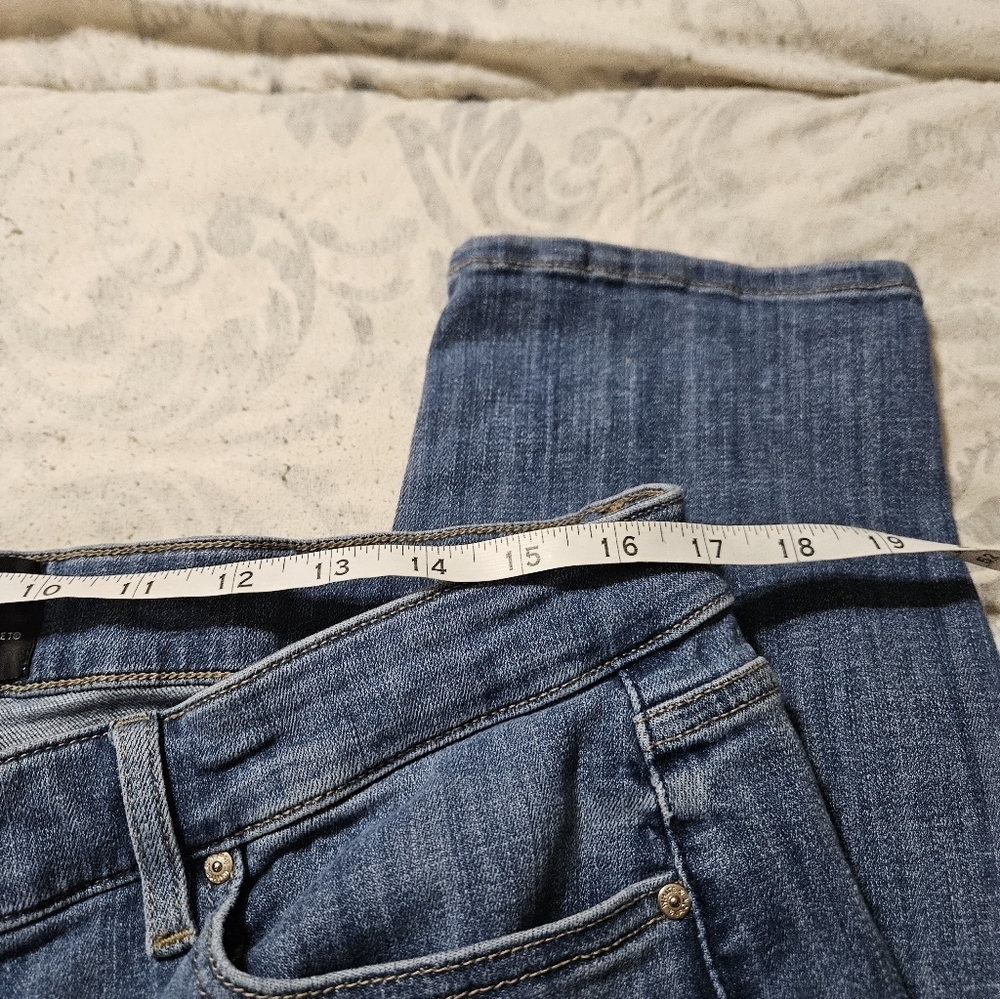 White House Black Market Mid Rise Girlfriend Jeans! - Picture 6 of 8